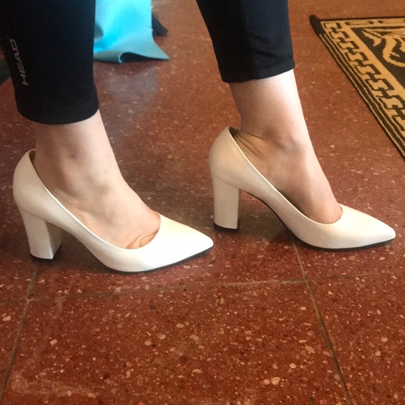 Pretty small shoes London - Picture 2 of 4